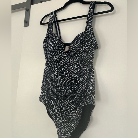 NEW Calvin Klein One Piece Swimsuit SIZE 12 Black White Geometric - Picture 1 of 9